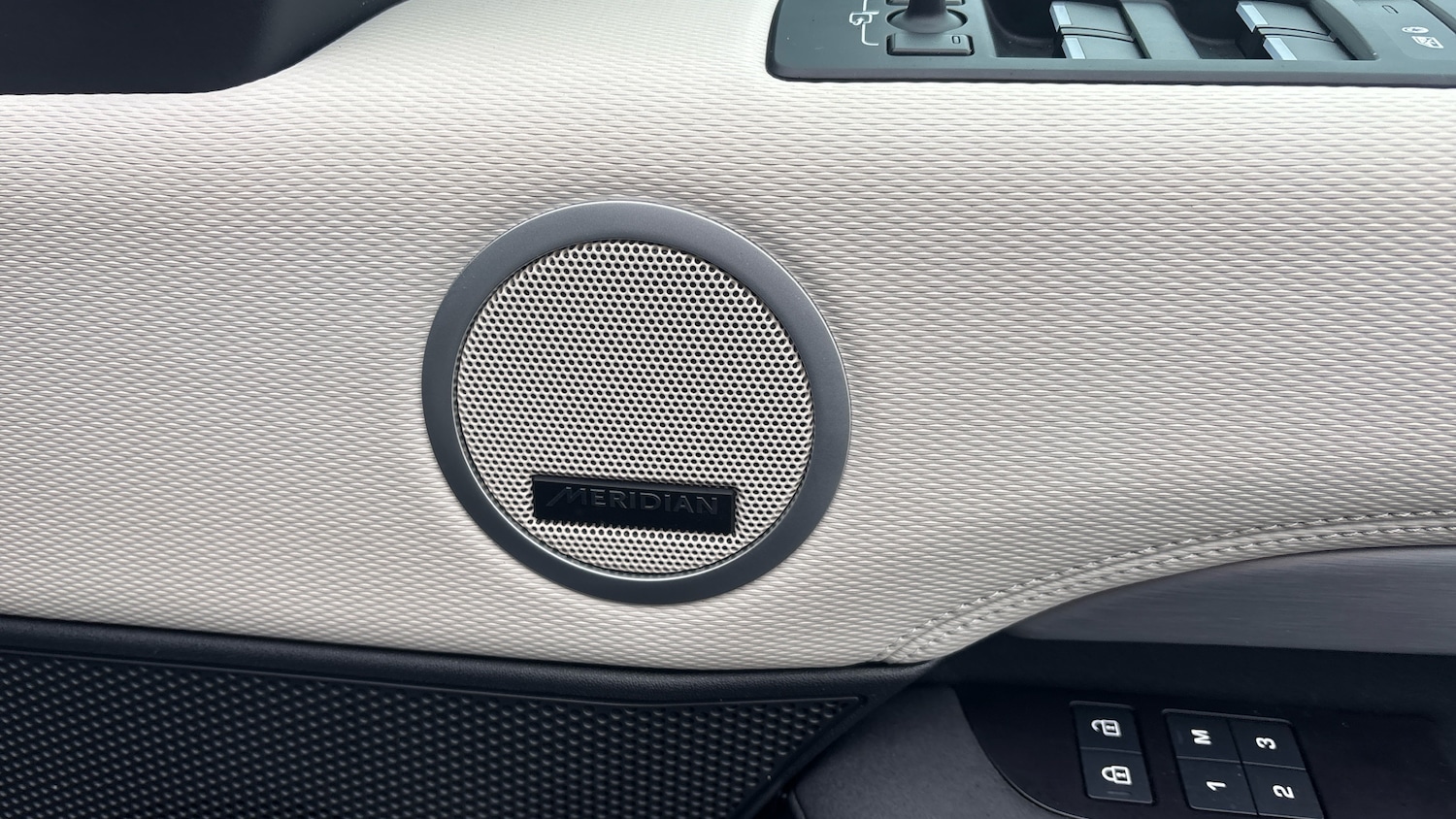 Used Land Rover Discovery 2024 for sale - 77450289: Photo 27