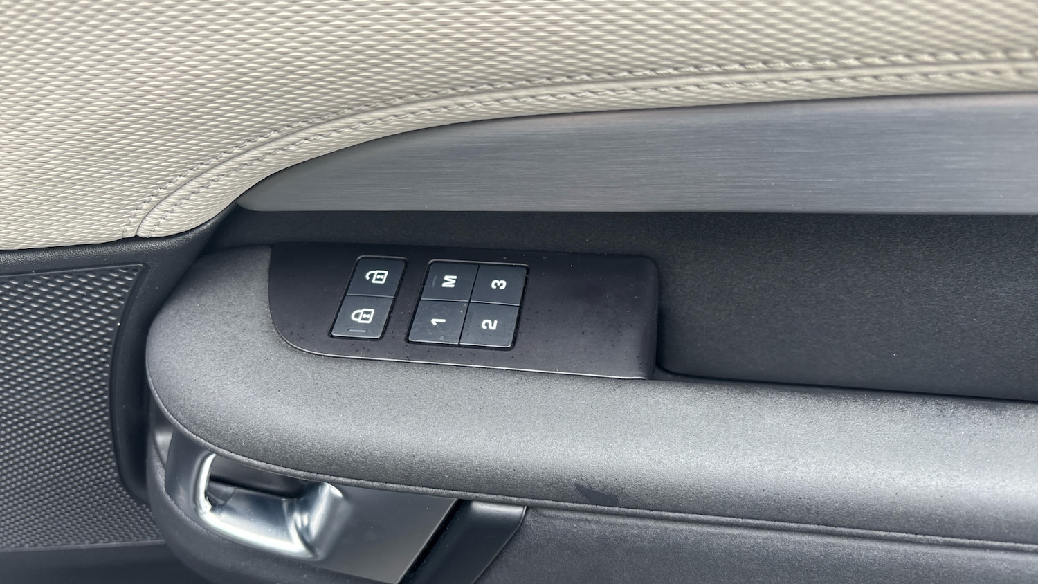 Used Land Rover Discovery 2024 for sale - 77450289: Photo 29