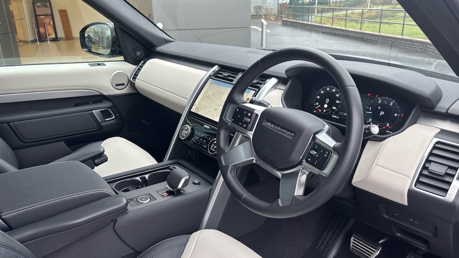 Used Land Rover Discovery 2024 for sale - 77450289: Photo 32