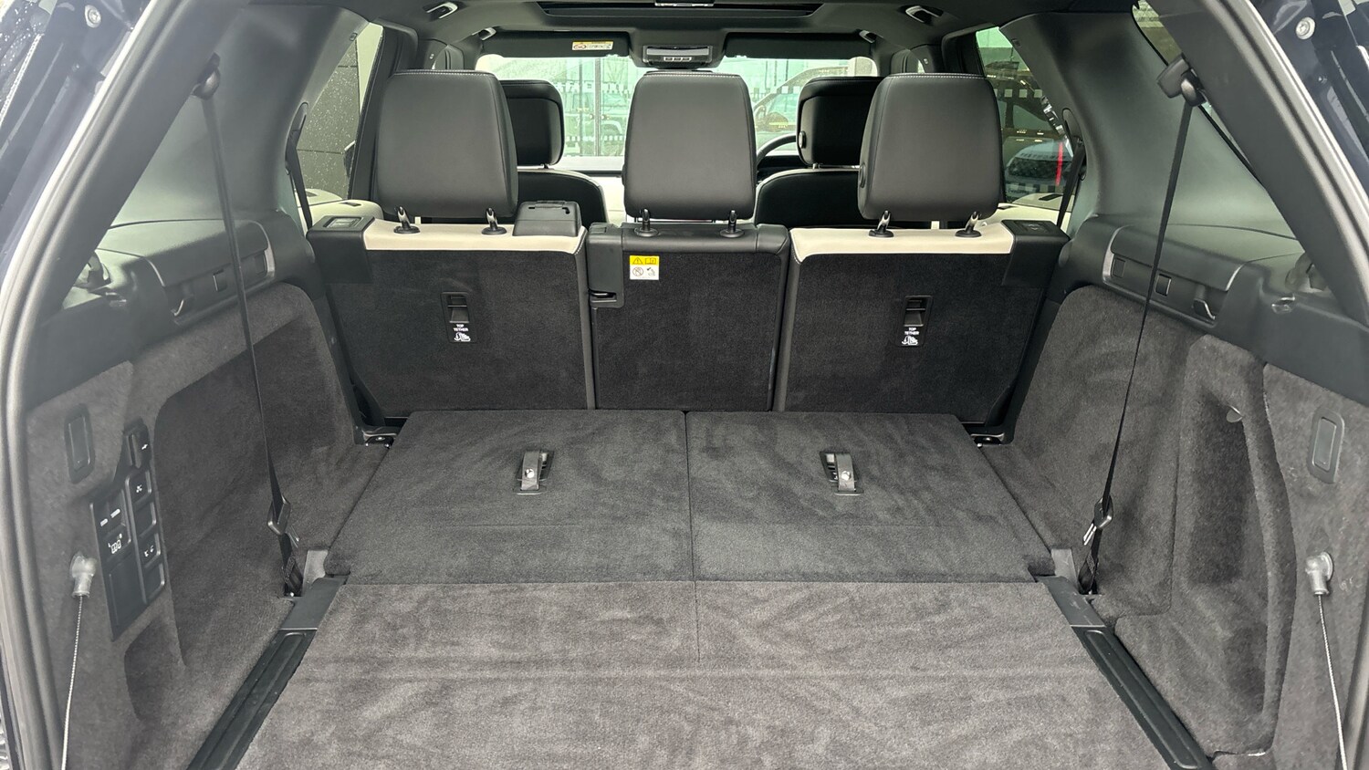 Used Land Rover Discovery 2024 for sale - 77450289: Photo 40