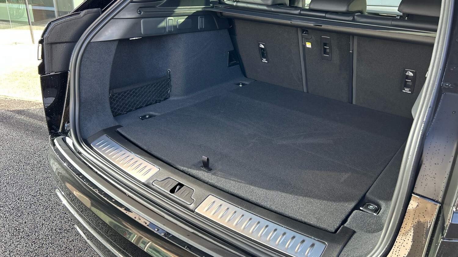 Used Land Rover Range Rover Velar 2025 for sale - 76862236: Photo 38