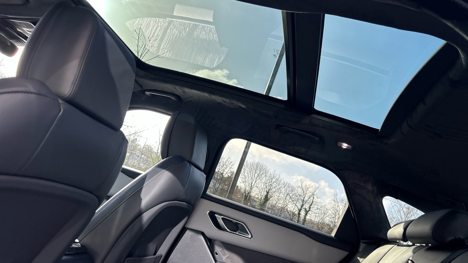 Used Land Rover Range Rover Velar 2025 for sale - 76862236: Photo 43