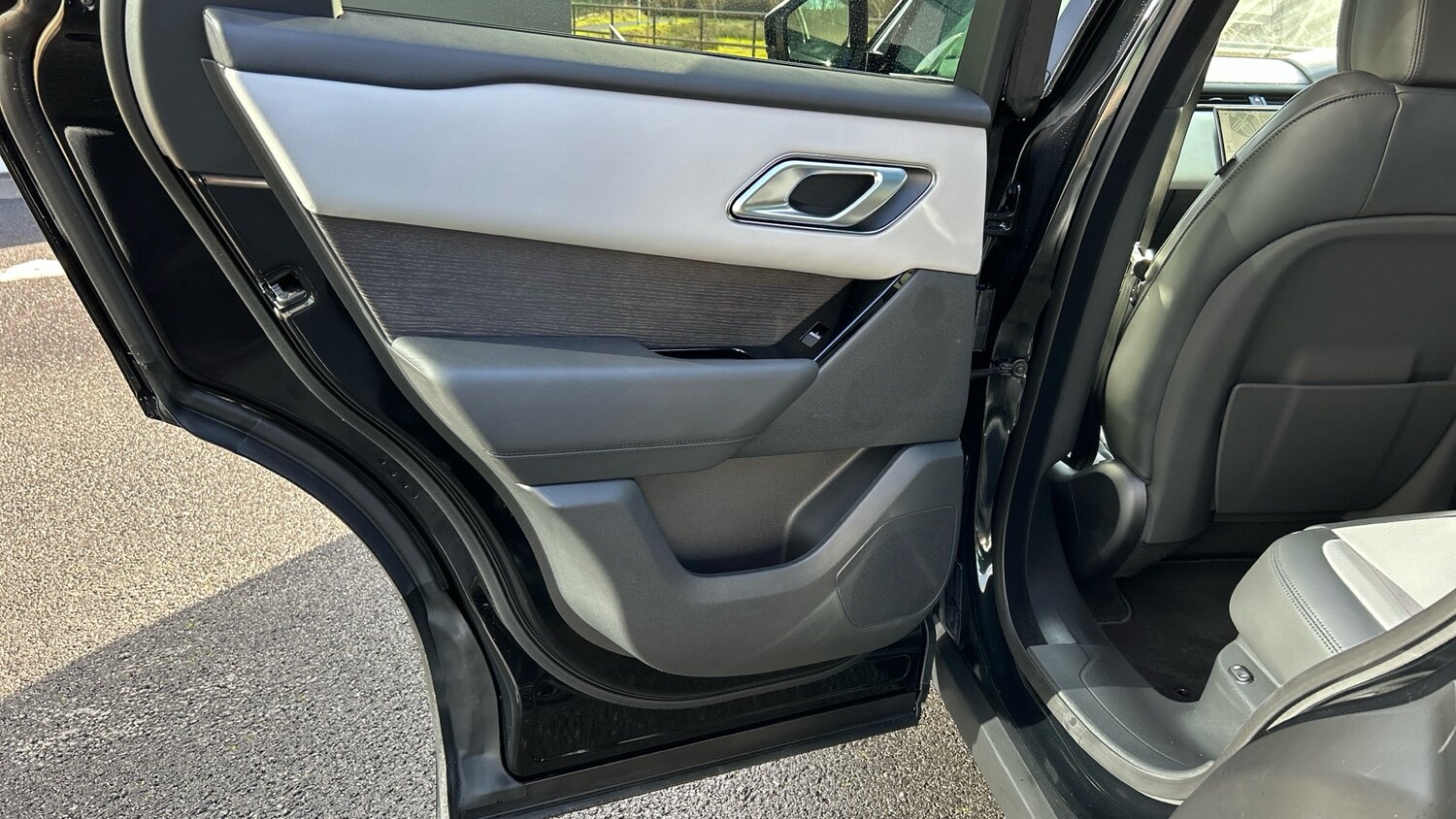 Used Land Rover Range Rover Velar 2025 for sale - 76862236: Photo 44