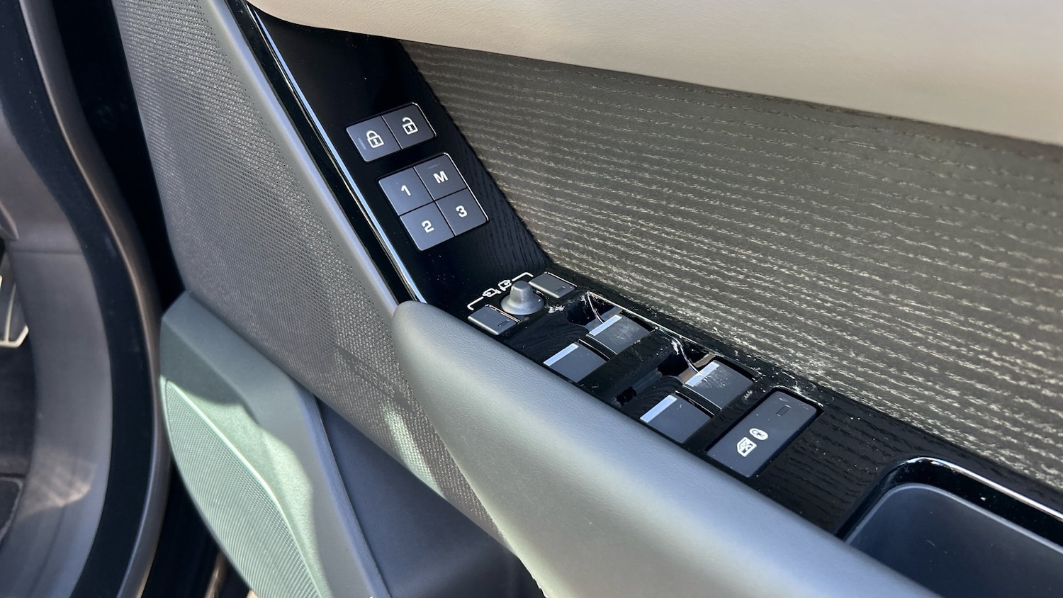 Used Land Rover Range Rover Velar 2025 for sale - 76862236: Photo 53