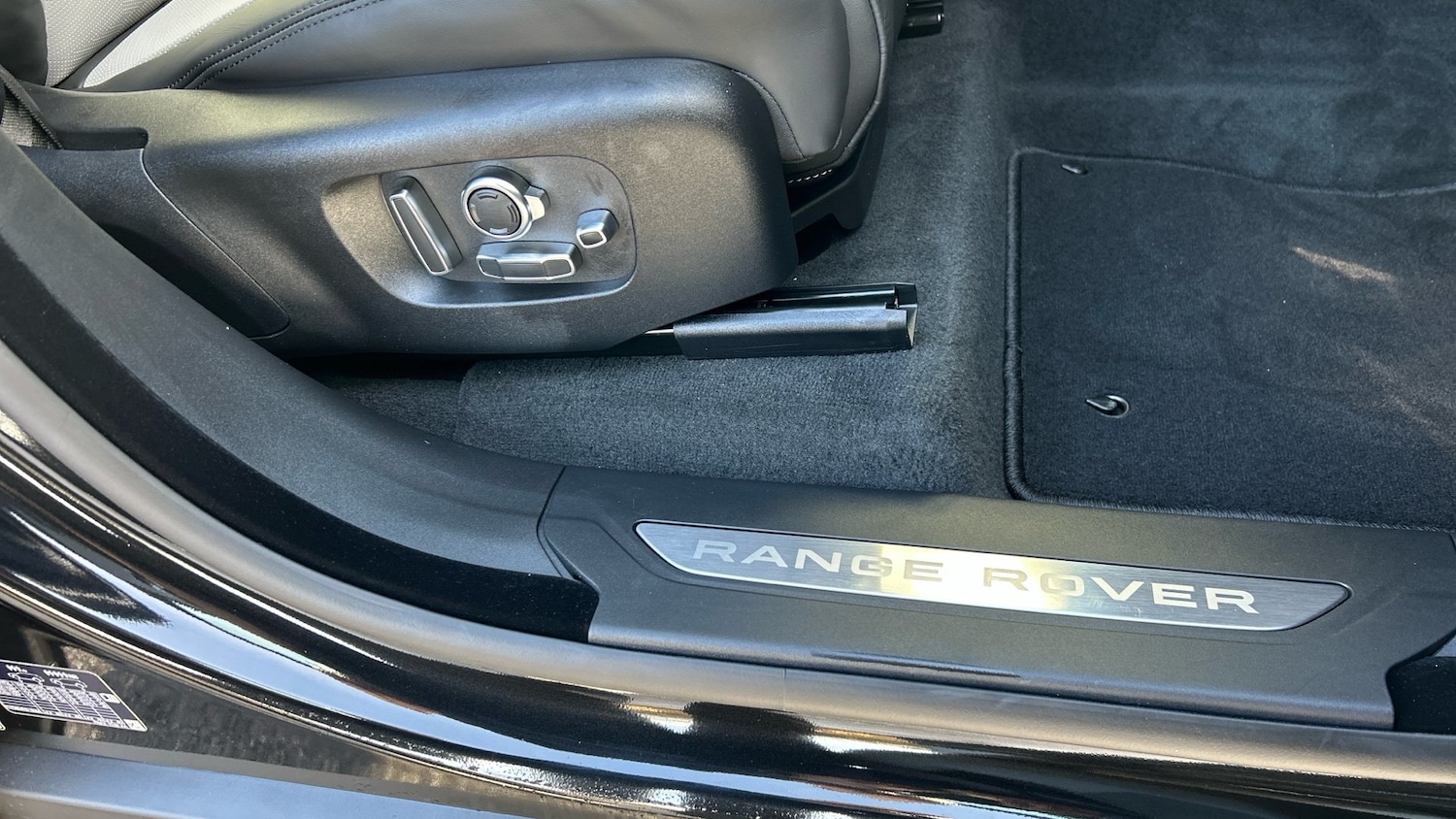 Used Land Rover Range Rover Velar 2025 for sale - 76862236: Photo 55