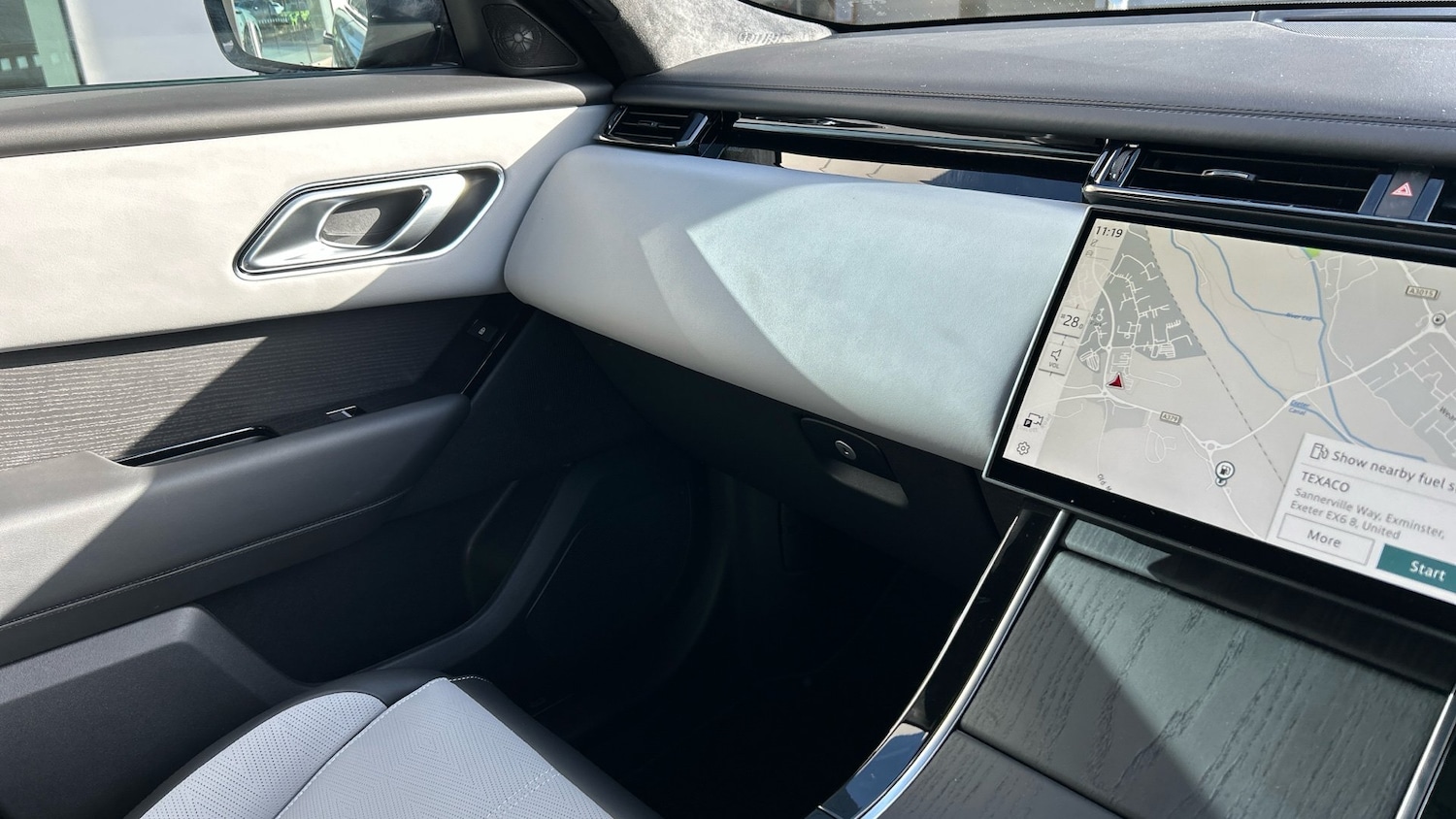 Used Land Rover Range Rover Velar 2025 for sale - 76862236: Photo 59