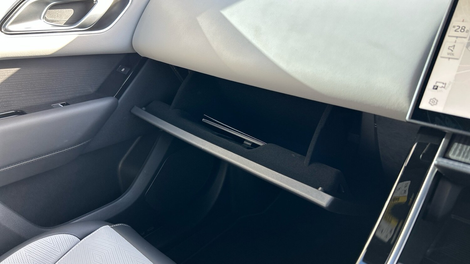 Used Land Rover Range Rover Velar 2025 for sale - 76862236: Photo 62