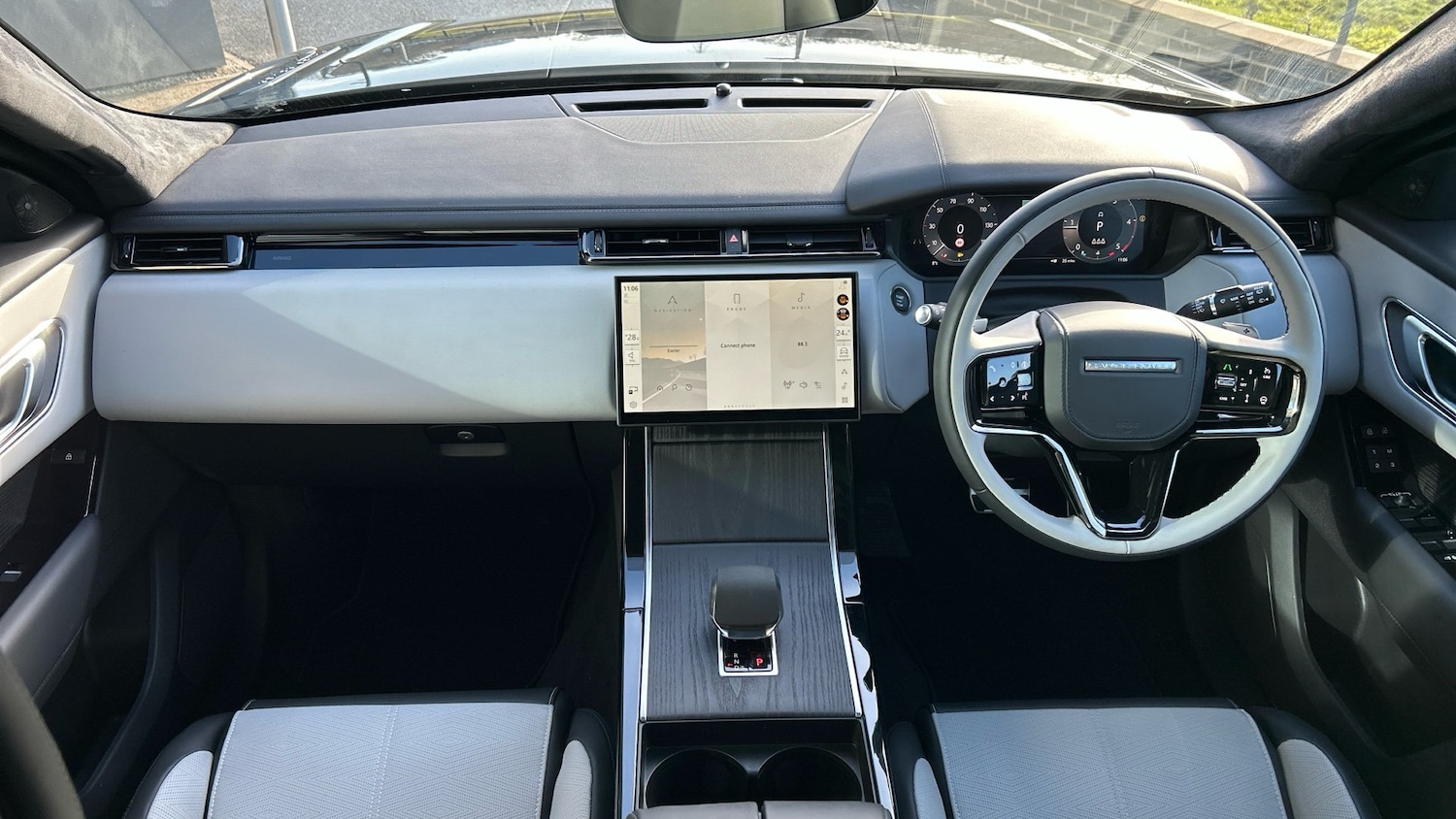 Used Land Rover Range Rover Velar 2025 for sale - 76862236: Photo 9