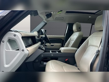 Used Land Rover Defender 2022 for sale - 78742156: Photo