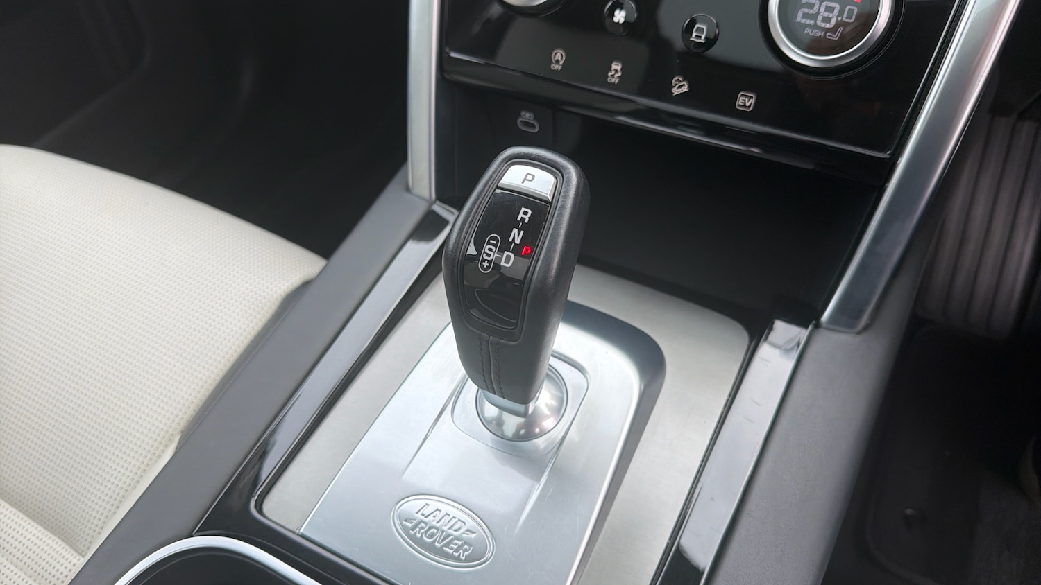 Used Land Rover Discovery Sport 2022 for sale - 78064319: Photo 13