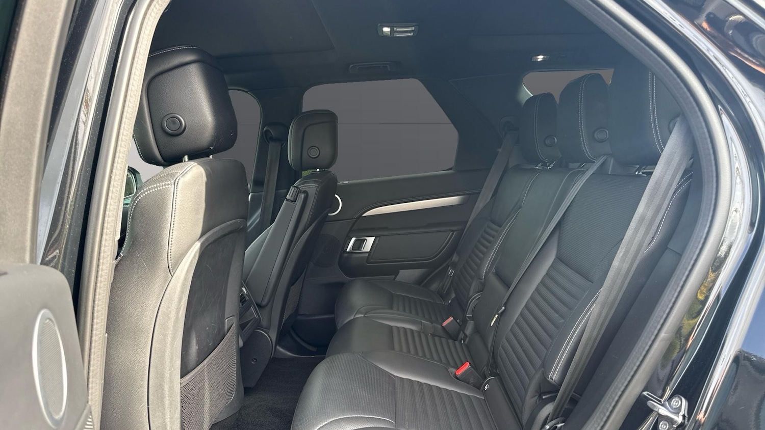 Used Land Rover Discovery 2022 for sale - 76104628: Photo 4