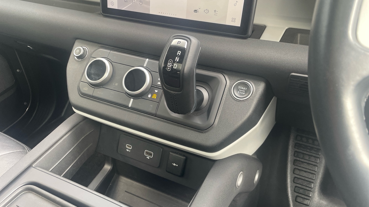 Used Land Rover Defender 2022 for sale - 76366236: Photo 13
