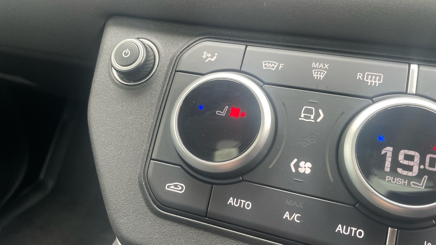 Used Land Rover Defender 2022 for sale - 76366236: Photo 31