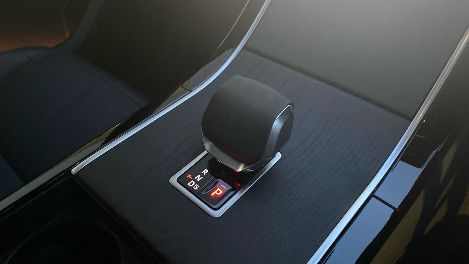 Used Land Rover Range Rover Velar 2025 for sale - 76945789: Photo 13