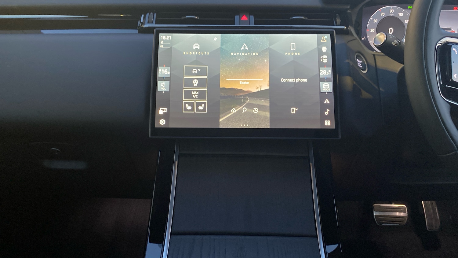 Used Land Rover Range Rover Velar 2025 for sale - 76945789: Photo 14