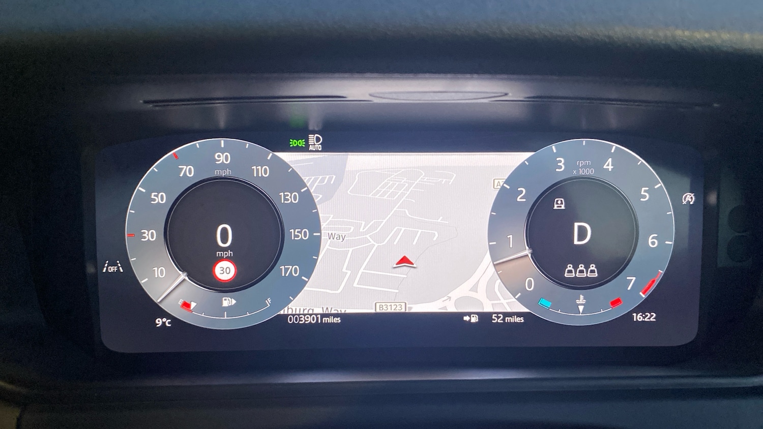 Used Land Rover Range Rover Velar 2025 for sale - 76945789: Photo 16