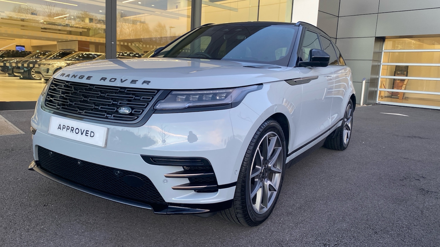 Used Land Rover Range Rover Velar 2025 for sale - 76945789: Photo 22