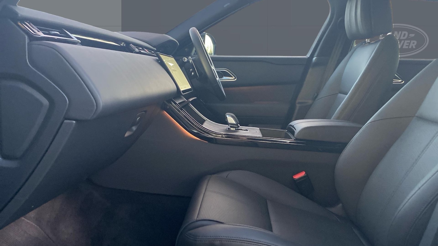 Used Land Rover Range Rover Velar 2025 for sale - 76945789: Photo 3