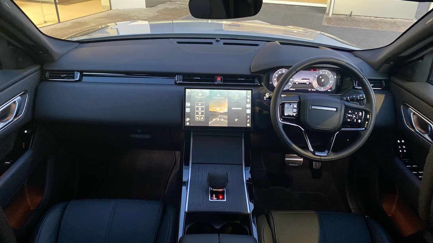 Used Land Rover Range Rover Velar 2025 for sale - 76945789: Photo 9