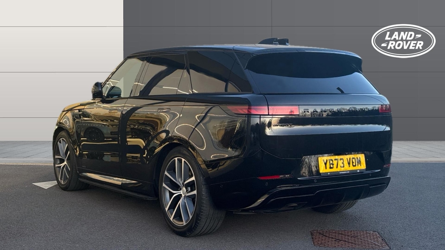 Used Land Rover Range Rover Sport 2023 for sale - 77323796: Photo 2