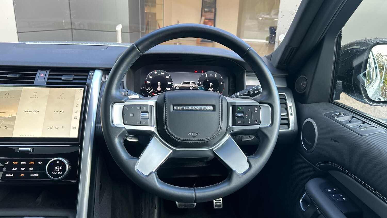 Used Land Rover Discovery 2023 for sale - 76319538: Photo 15