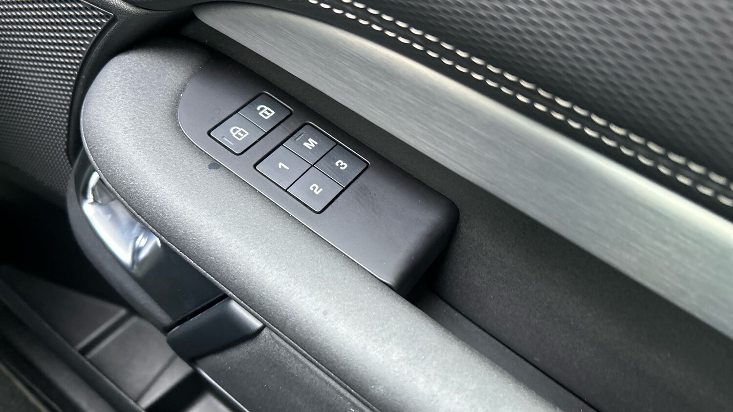 Used Land Rover Discovery 2023 for sale - 76319538: Photo 51