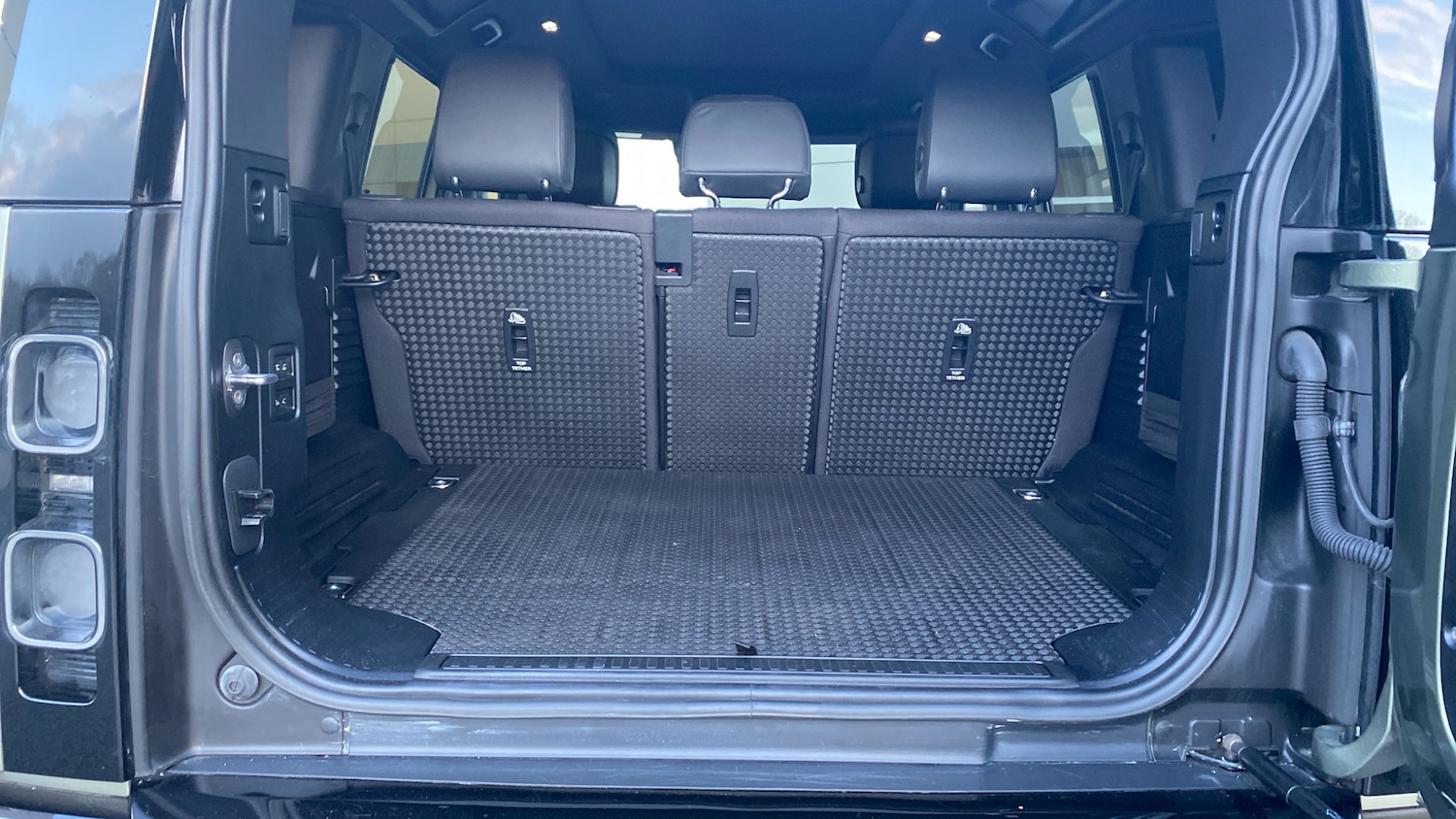 Used Land Rover Defender 2022 for sale - 77140506: Photo 10