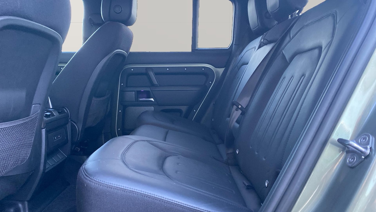 Used Land Rover Defender 2022 for sale - 77140506: Photo 4