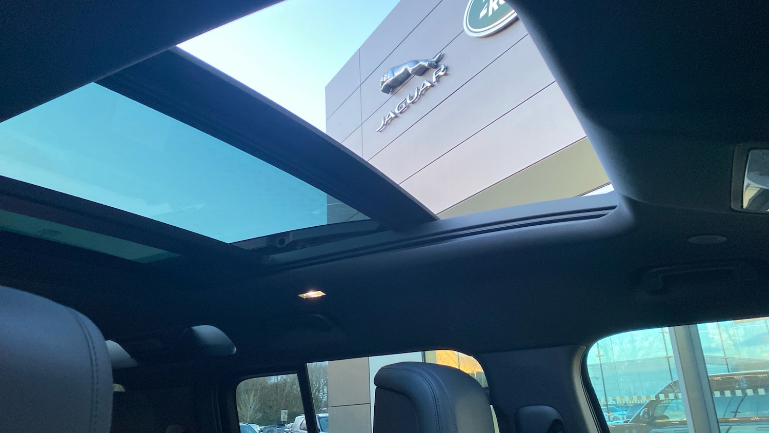 Used Land Rover Defender 2022 for sale - 77140506: Photo 49