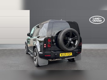 Used Land Rover Defender 2025 for sale - 76302871: Photo