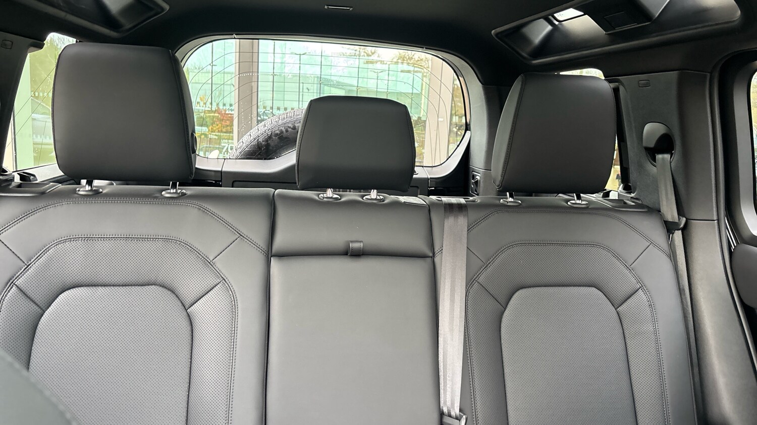 Used Land Rover Defender 2025 for sale - 76302871: Photo 39