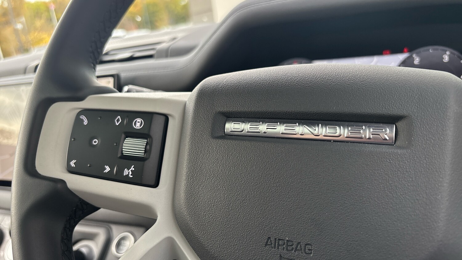 Used Land Rover Defender 2025 for sale - 76302871: Photo 41