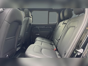 Used Land Rover Defender 2025 for sale - 76302871: Photo