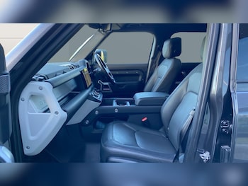 Used Land Rover Defender 2024 for sale - 78092567: Photo