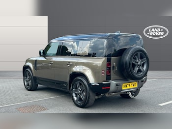 Used Land Rover Defender 2024 for sale - 79227940: Photo