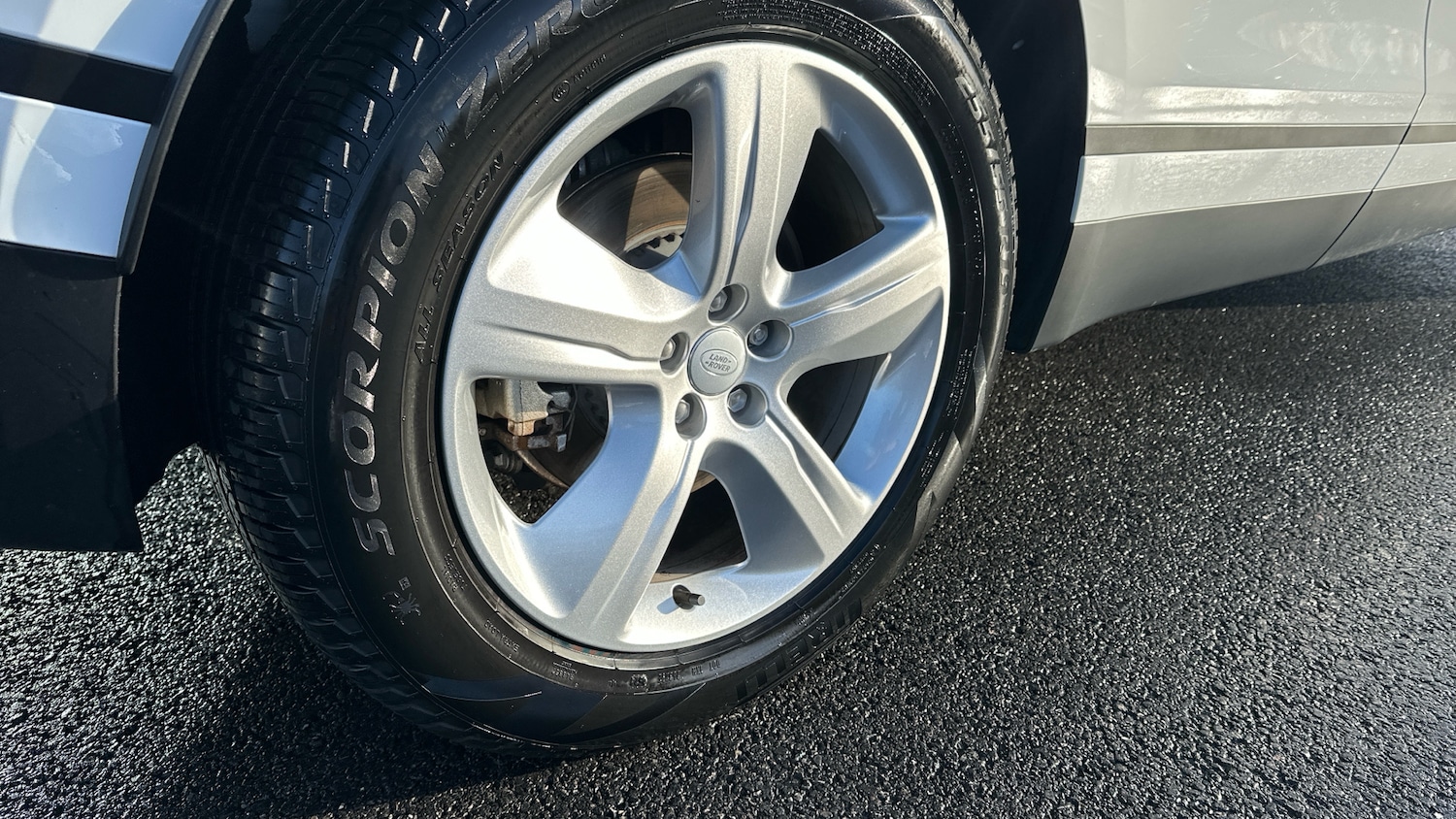 Used Land Rover Range Rover Velar 2025 for sale - 76895210: Photo 28