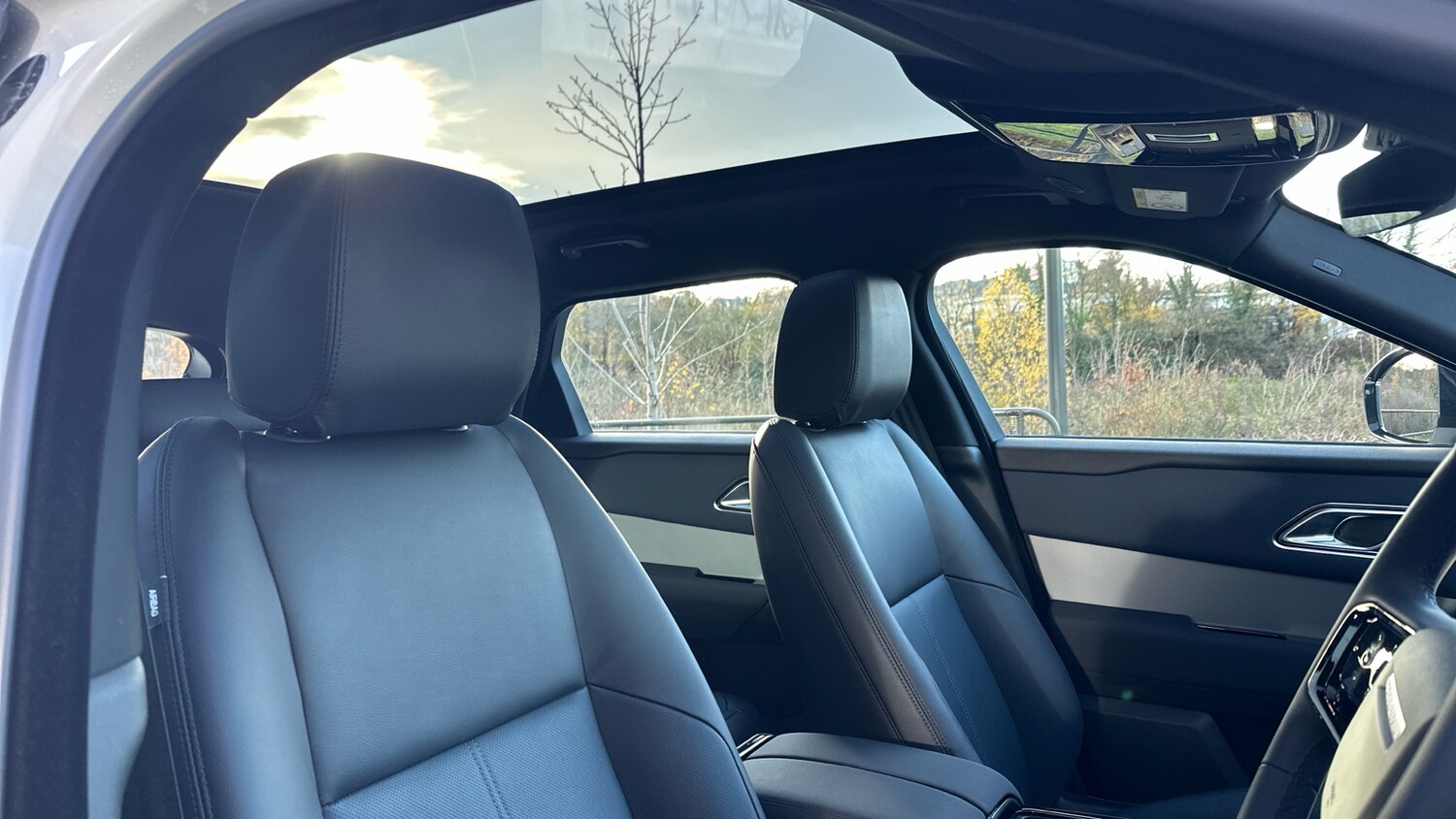 Used Land Rover Range Rover Velar 2025 for sale - 76895210: Photo 31