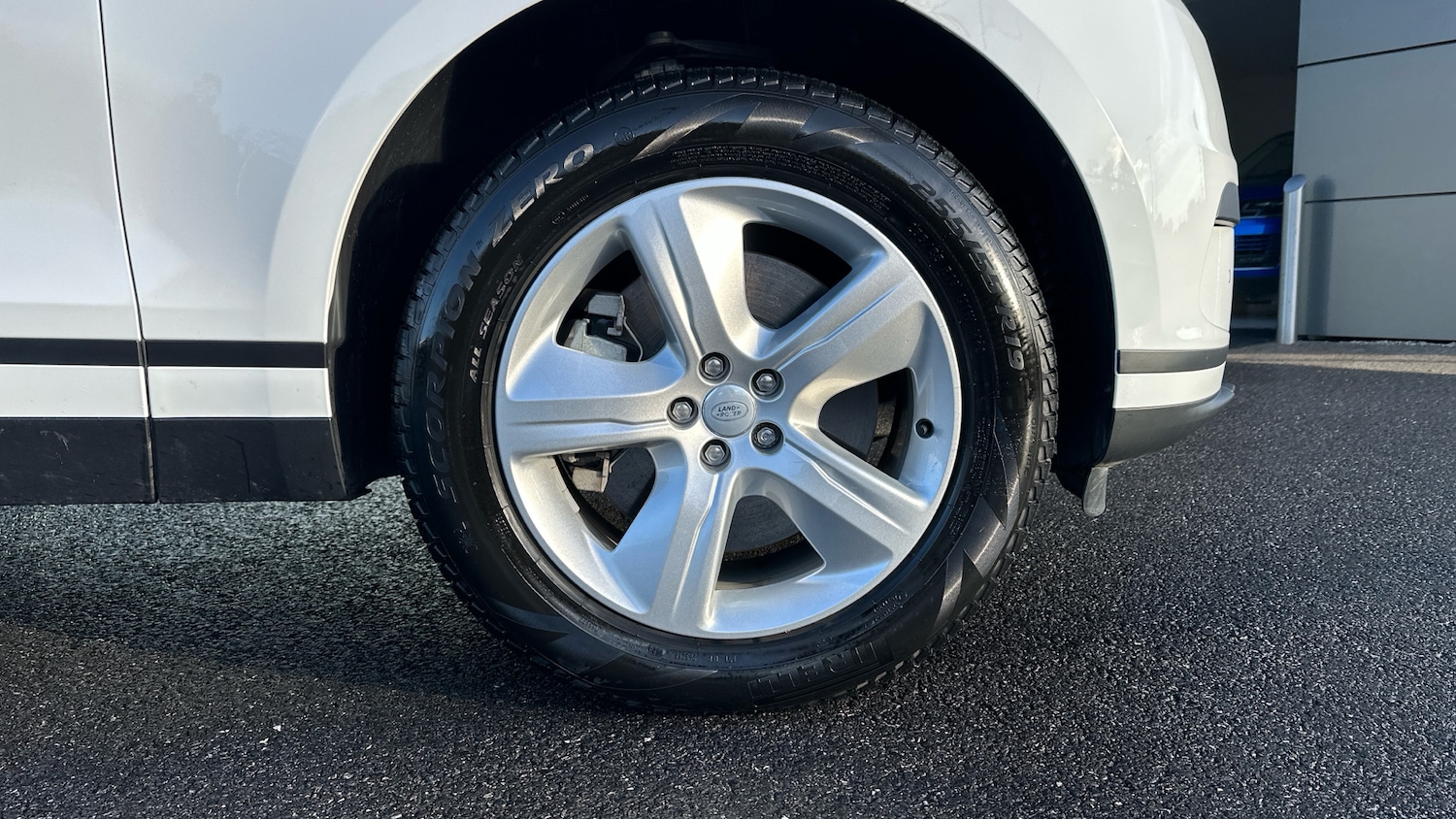 Used Land Rover Range Rover Velar 2025 for sale - 76895210: Photo 8