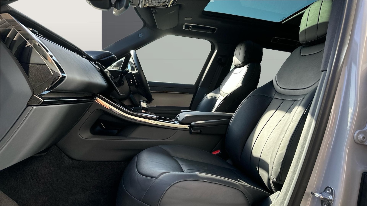 Used Land Rover Range Rover Sport 2023 for sale - 76352375: Photo 3