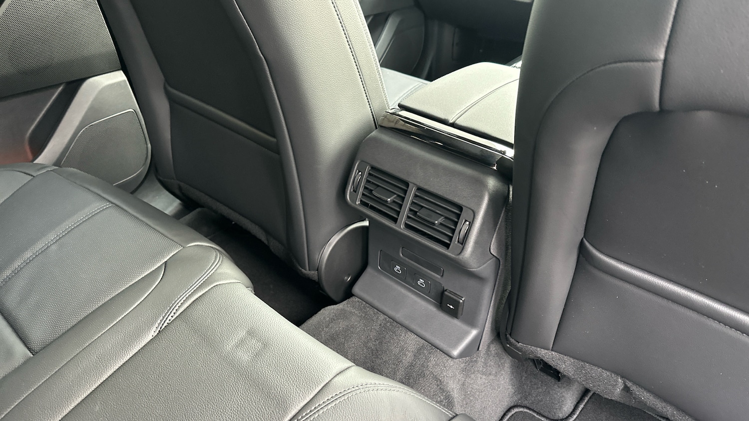 Used Land Rover Range Rover Velar 2025 for sale - 78152911: Photo 18