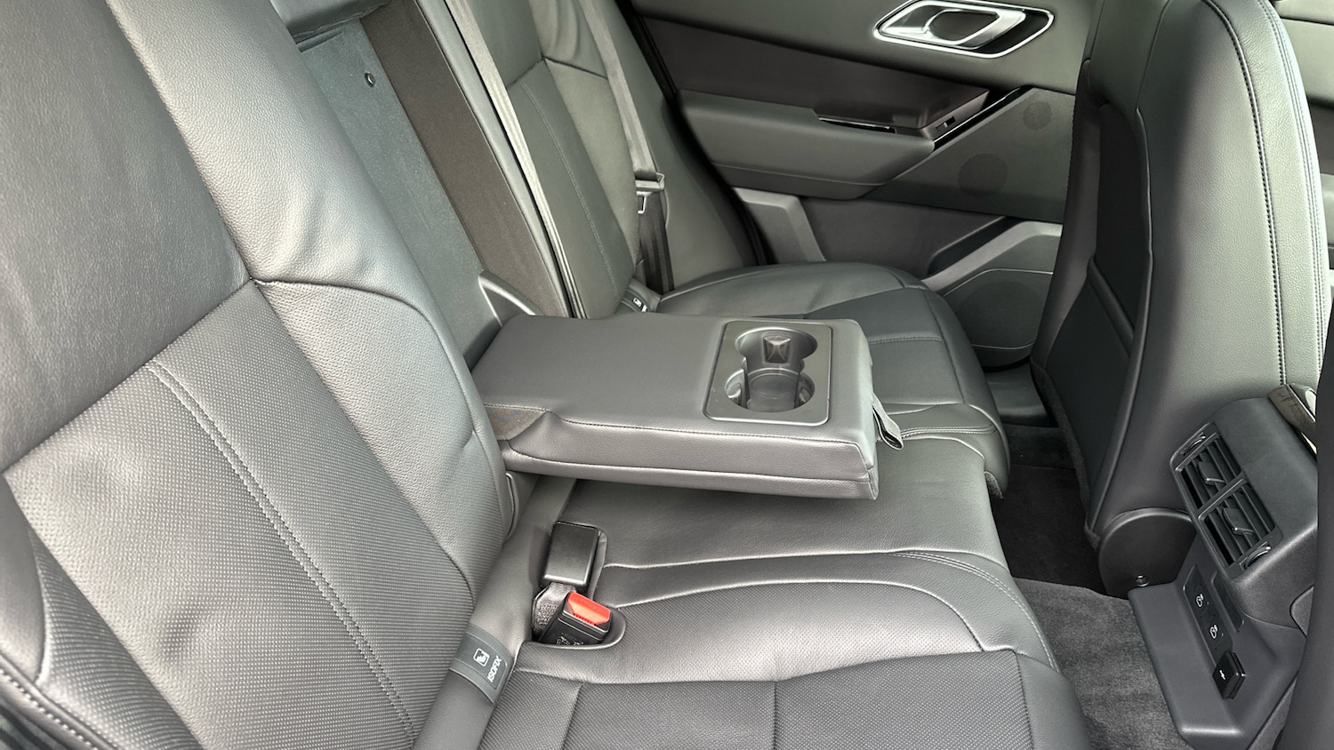 Used Land Rover Range Rover Velar 2025 for sale - 78152911: Photo 27