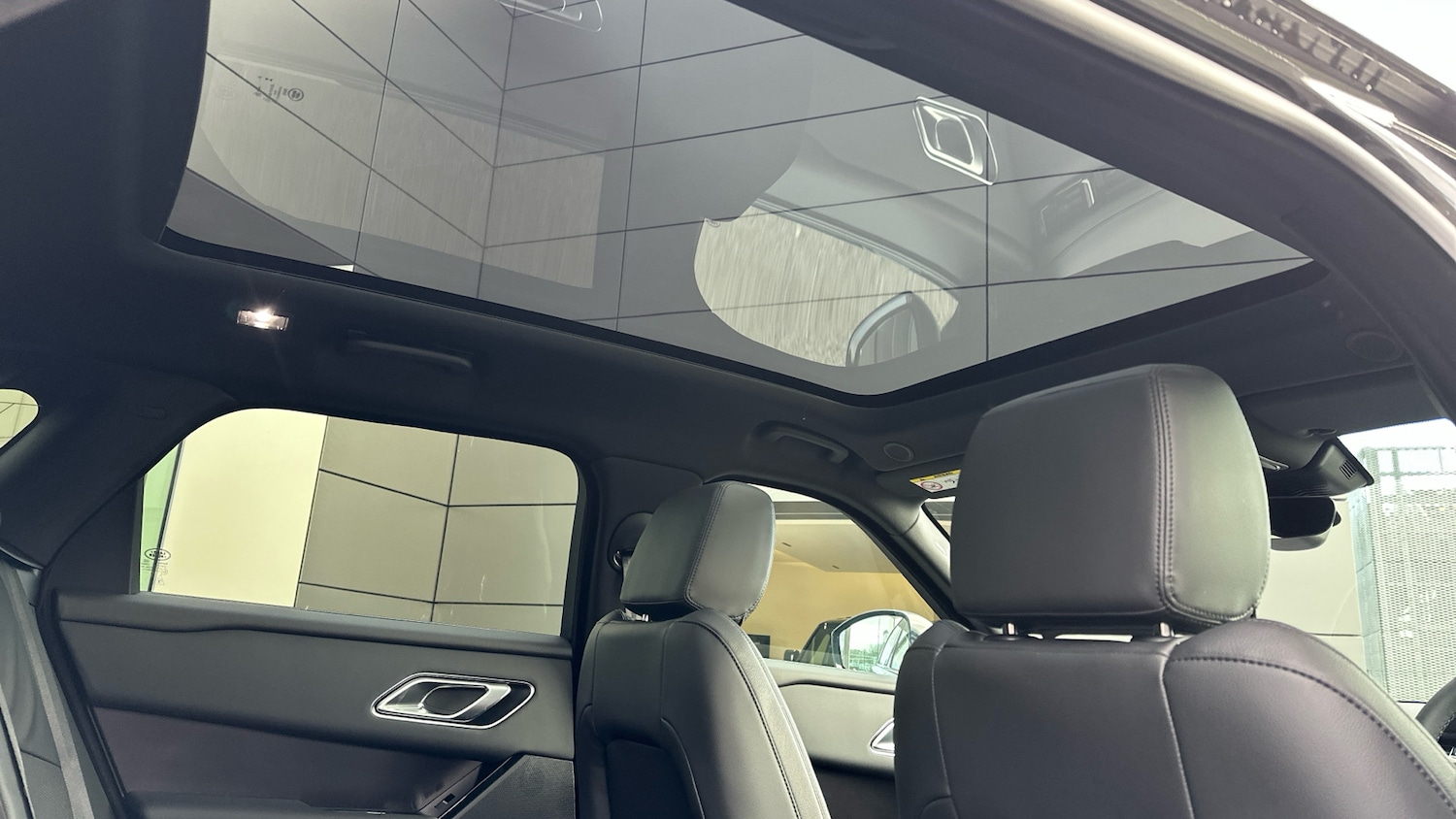 Used Land Rover Range Rover Velar 2025 for sale - 78152911: Photo 29