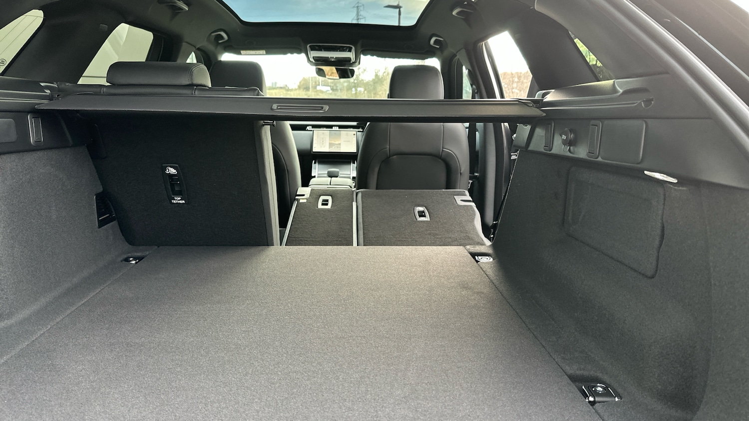 Used Land Rover Range Rover Velar 2025 for sale - 78152911: Photo 32