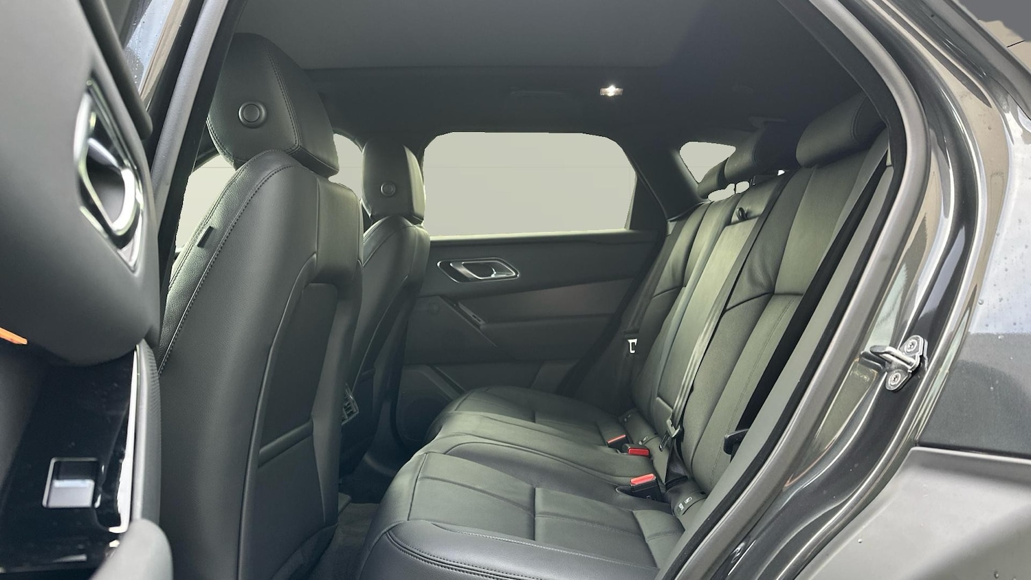 Used Land Rover Range Rover Velar 2025 for sale - 78152911: Photo 4