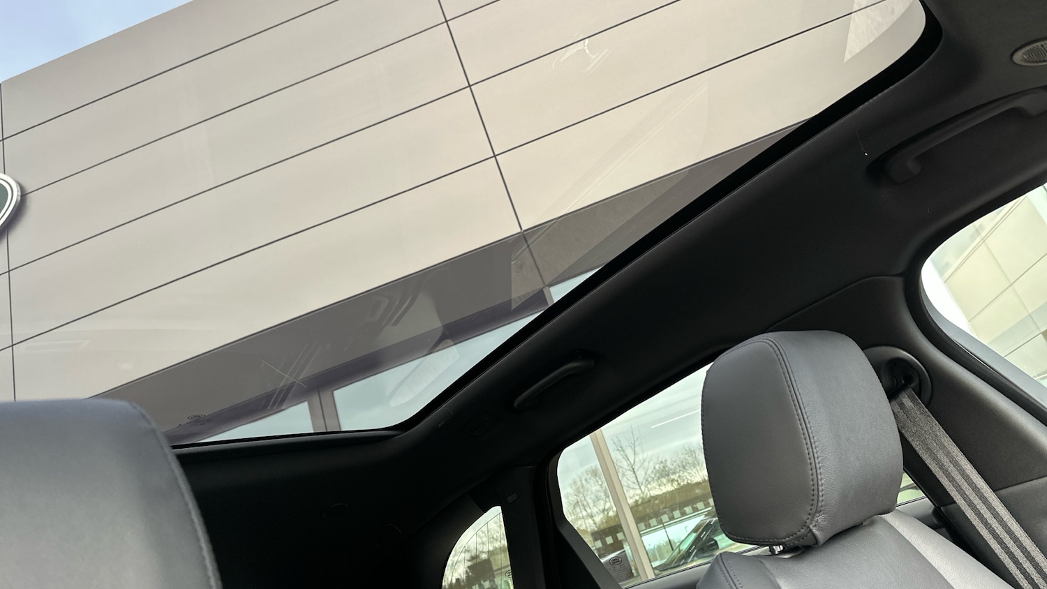 Used Land Rover Range Rover Velar 2025 for sale - 78152911: Photo 59