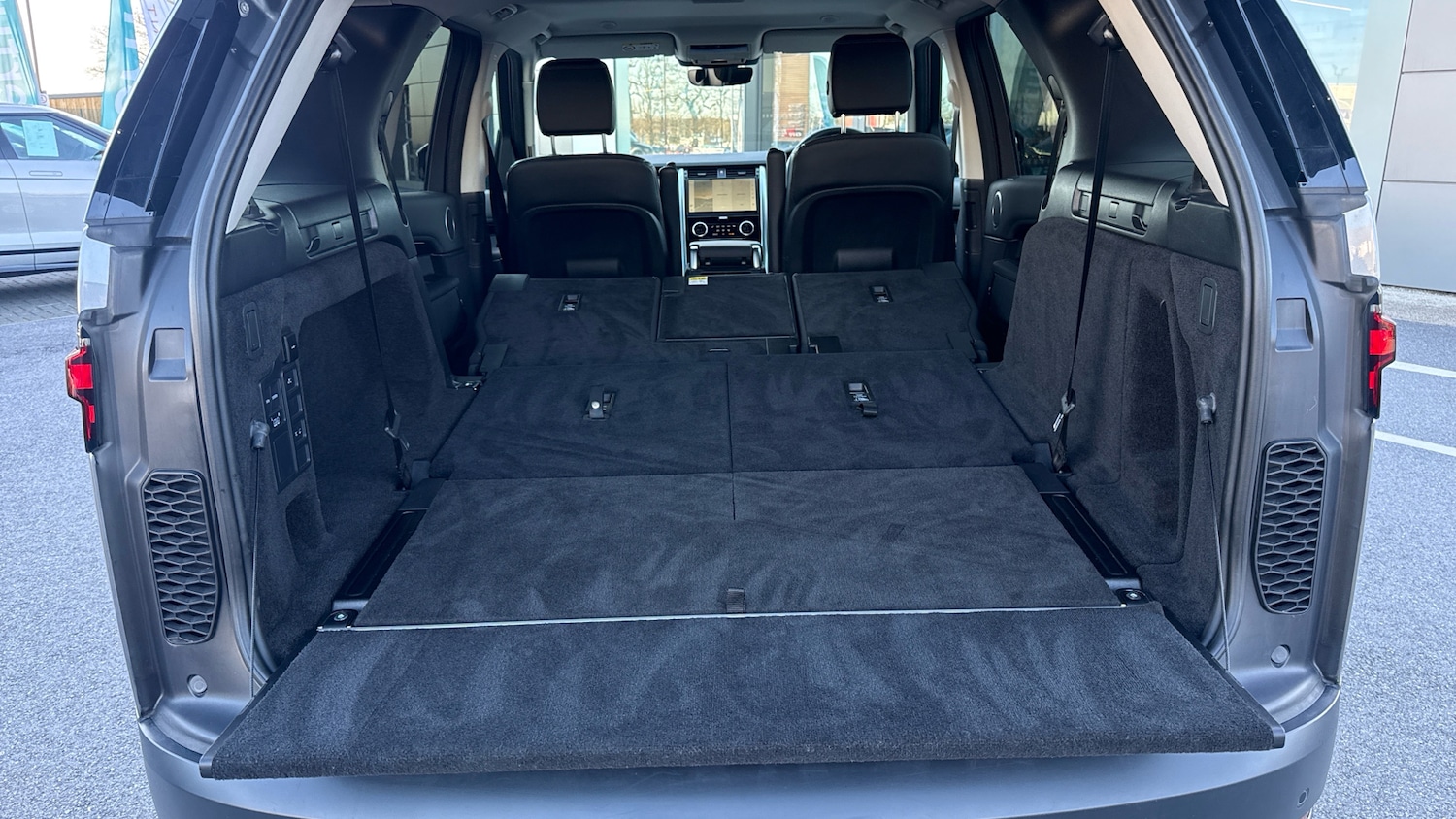 Used Land Rover Discovery 2024 for sale - 77607425: Photo 10