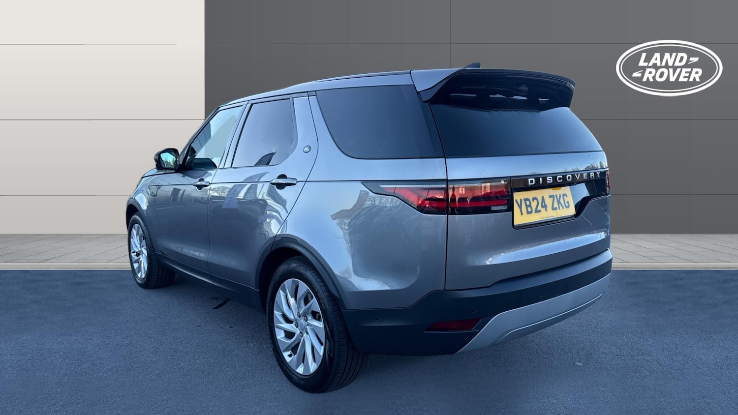 Used Land Rover Discovery 2024 for sale - 77607425: Photo 2