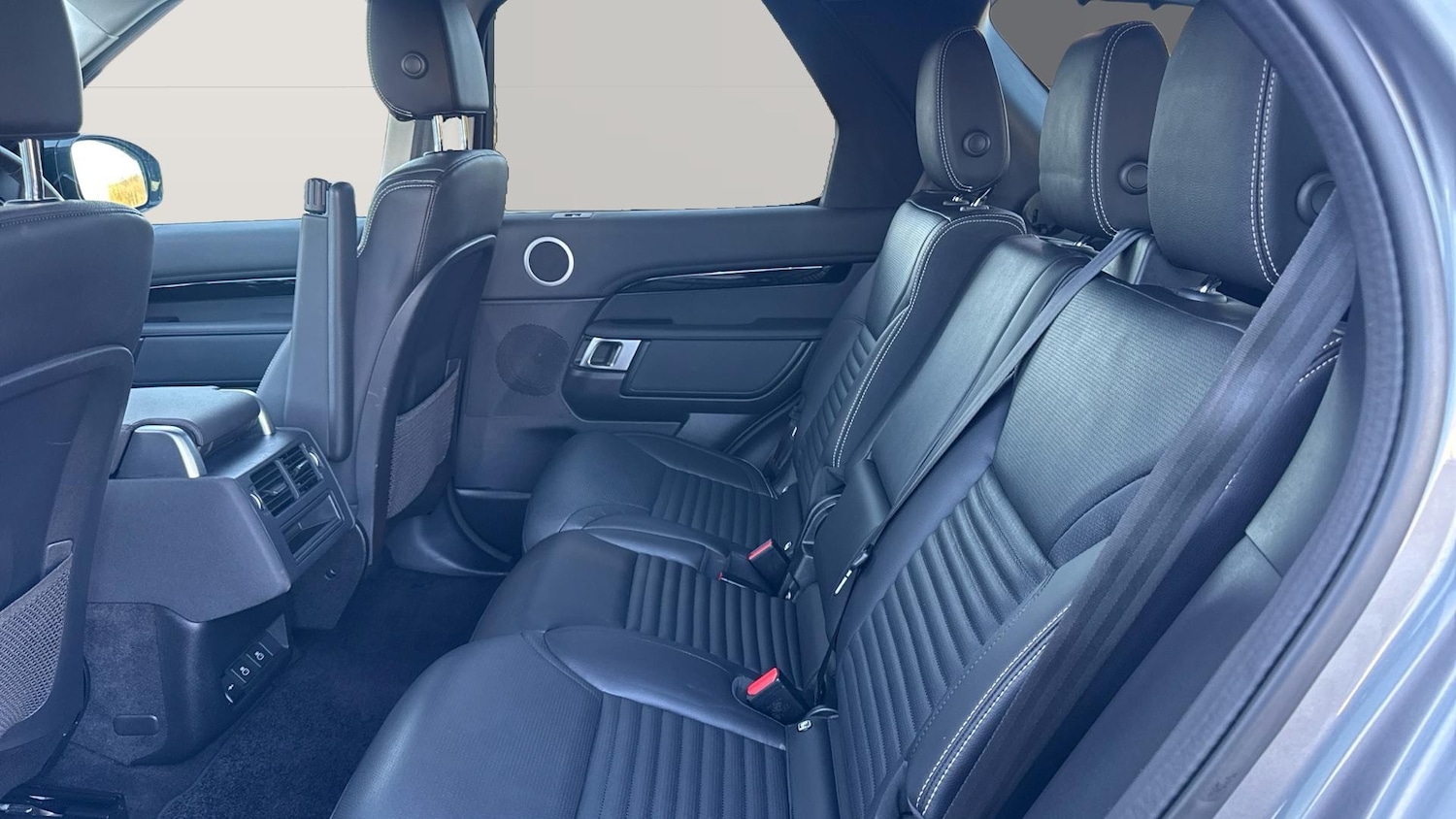 Used Land Rover Discovery 2024 for sale - 77607425: Photo 4