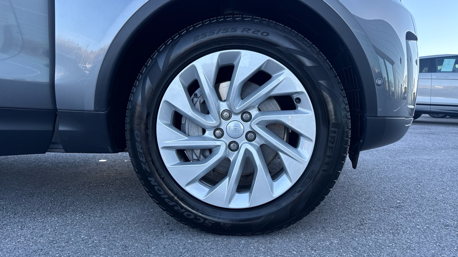 Used Land Rover Discovery 2024 for sale - 77607425: Photo 8