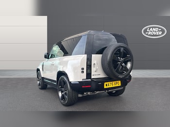 Used Land Rover Defender 2025 for sale - 79369107: Photo